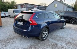 VOLVO V60 2015