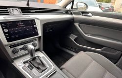 VOLKSWAGEN PASSAT 2019
