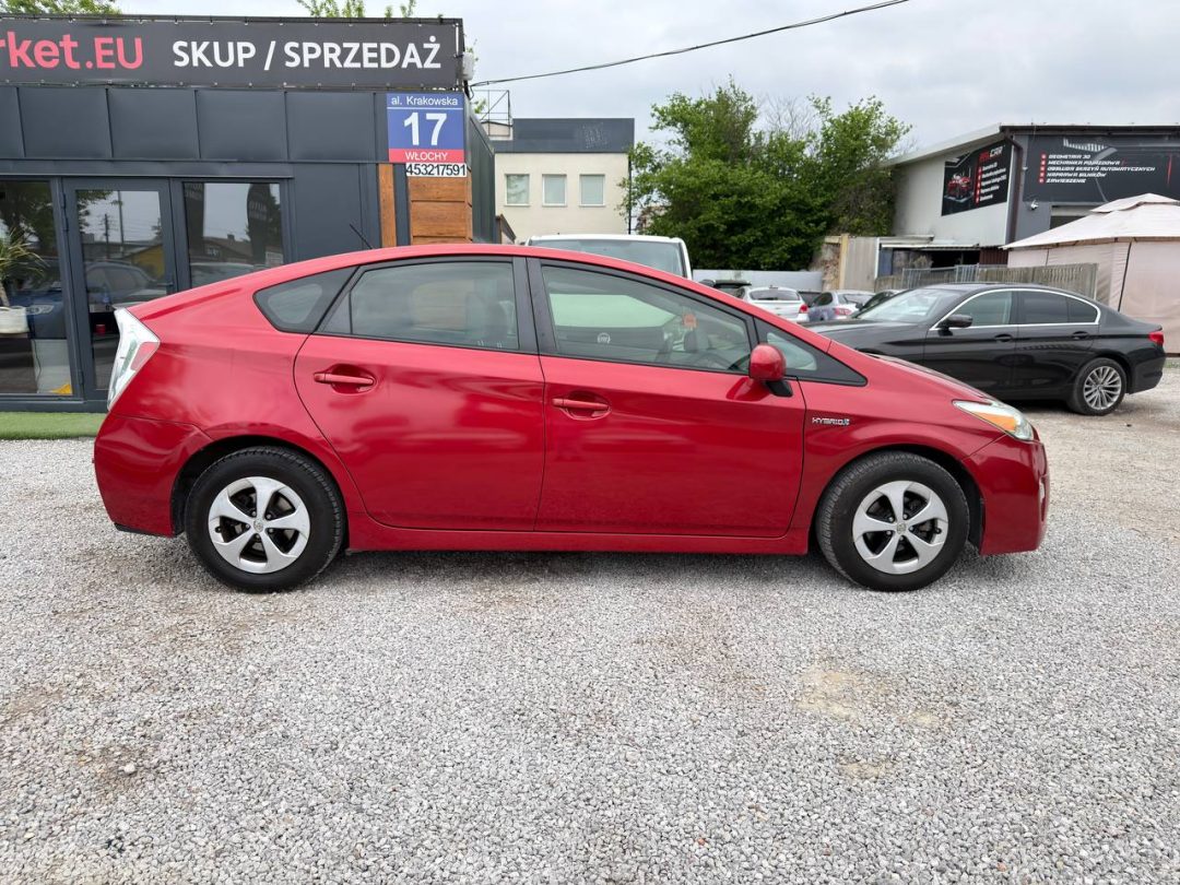 TOYOTA PRIUS 2014