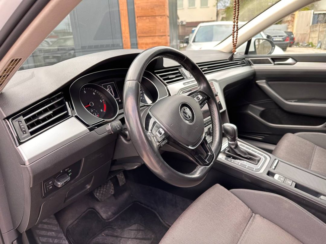 VOLKSWAGEN PASSAT 2019