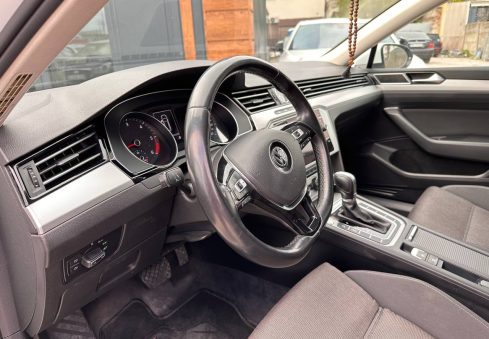 volkswagen passat 2019