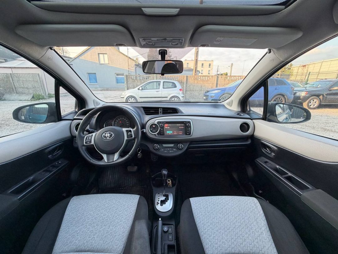 TOYOTA YARIS 2011