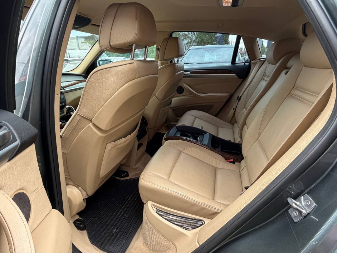 BMW X6 2011