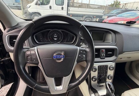 volvo v40 2014