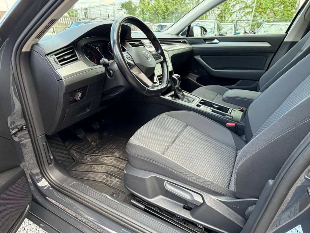 VOLKSWAGEN PASSAT 2020