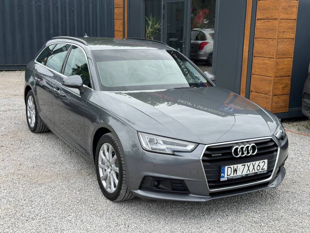 AUDI A4 2019