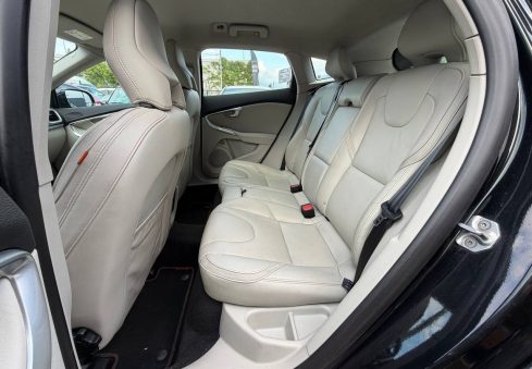 volvo v40 2014