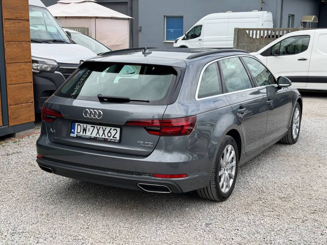 AUDI A4 2019