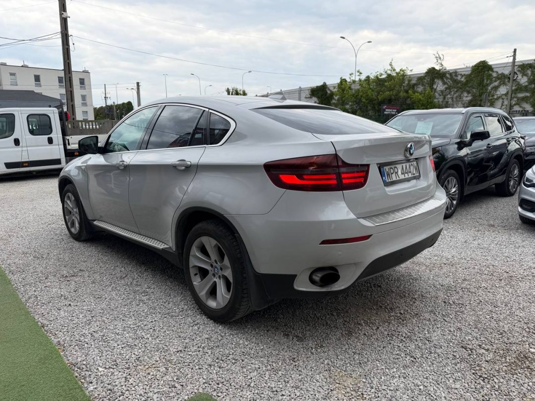 BMW X6 2011