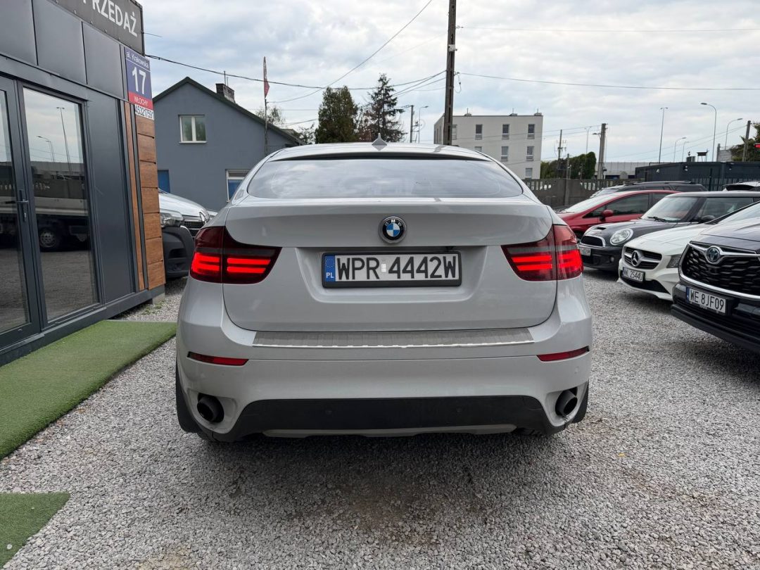 BMW X6 2011