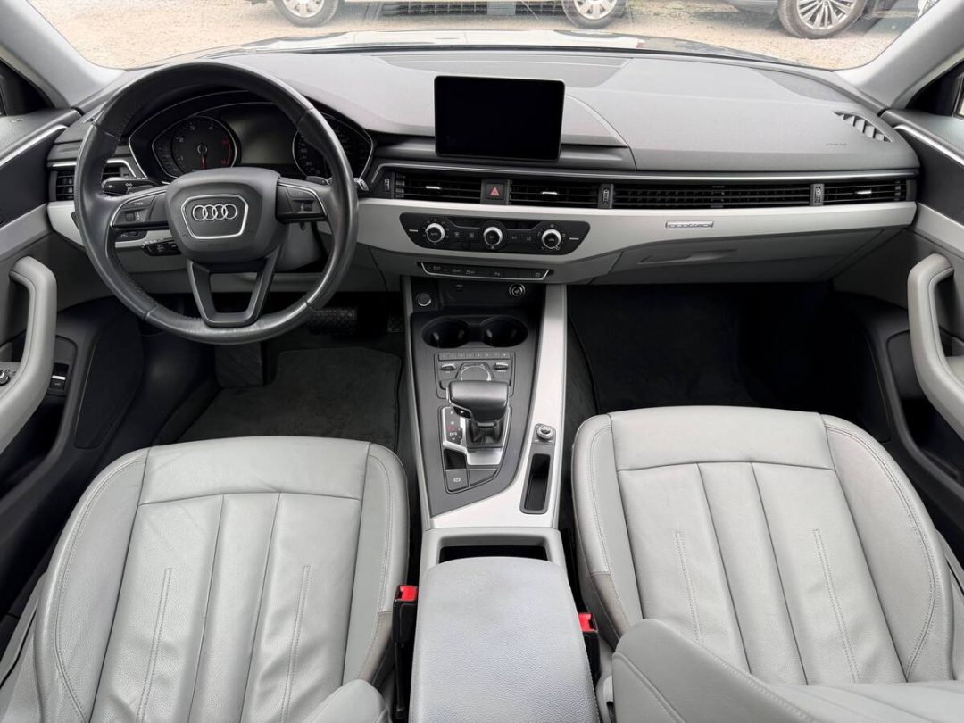 AUDI A4 2019