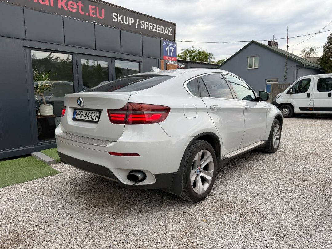 BMW X6 2011