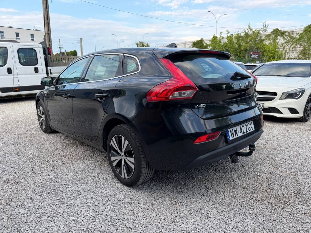 VOLVO V40 2014