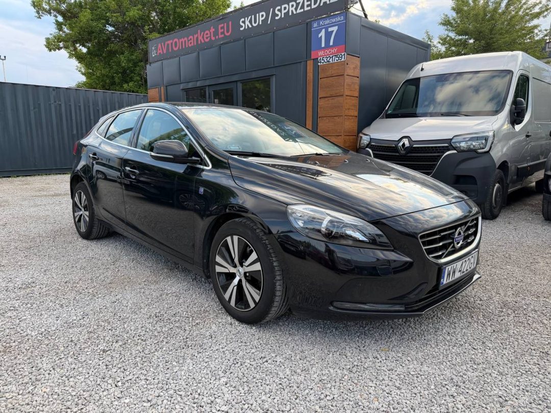 VOLVO V40 2014