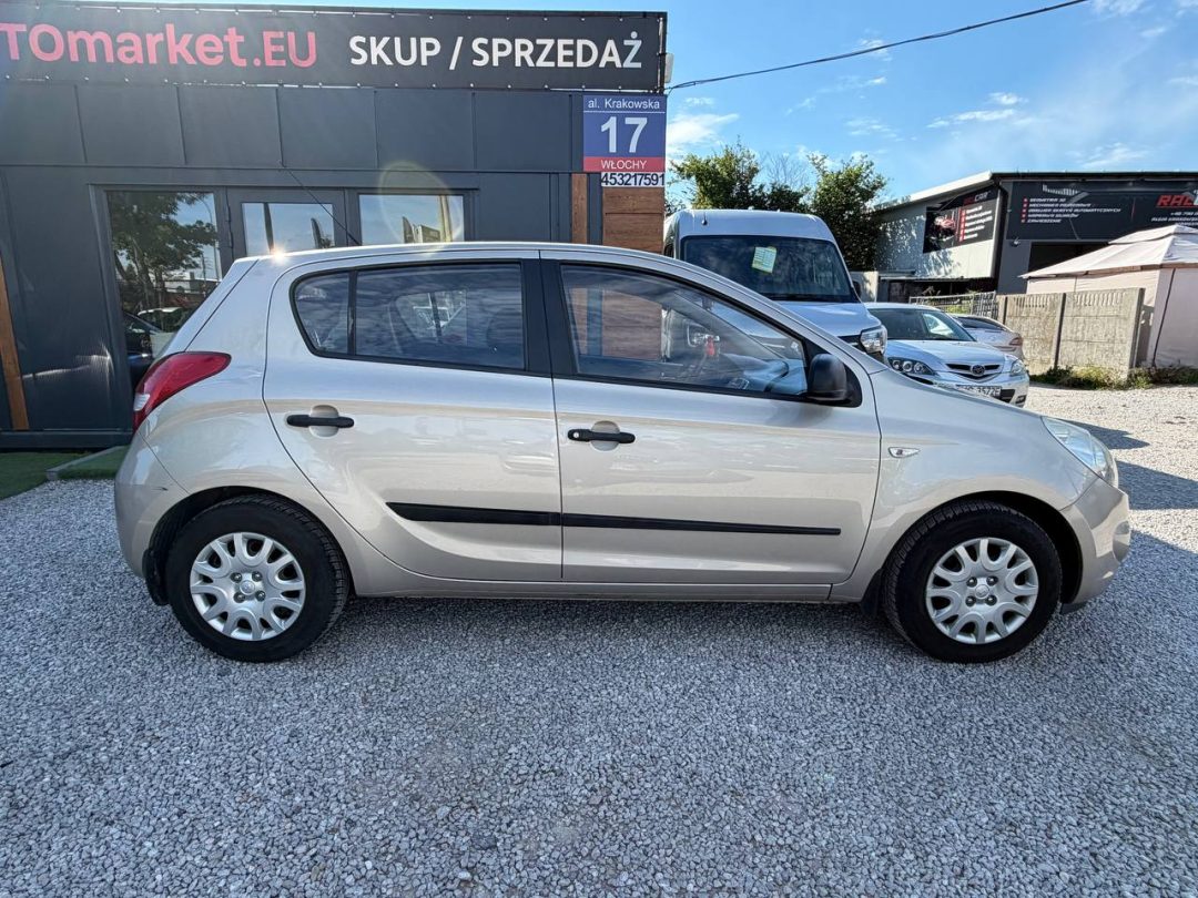 HYUNDAI I20 2012