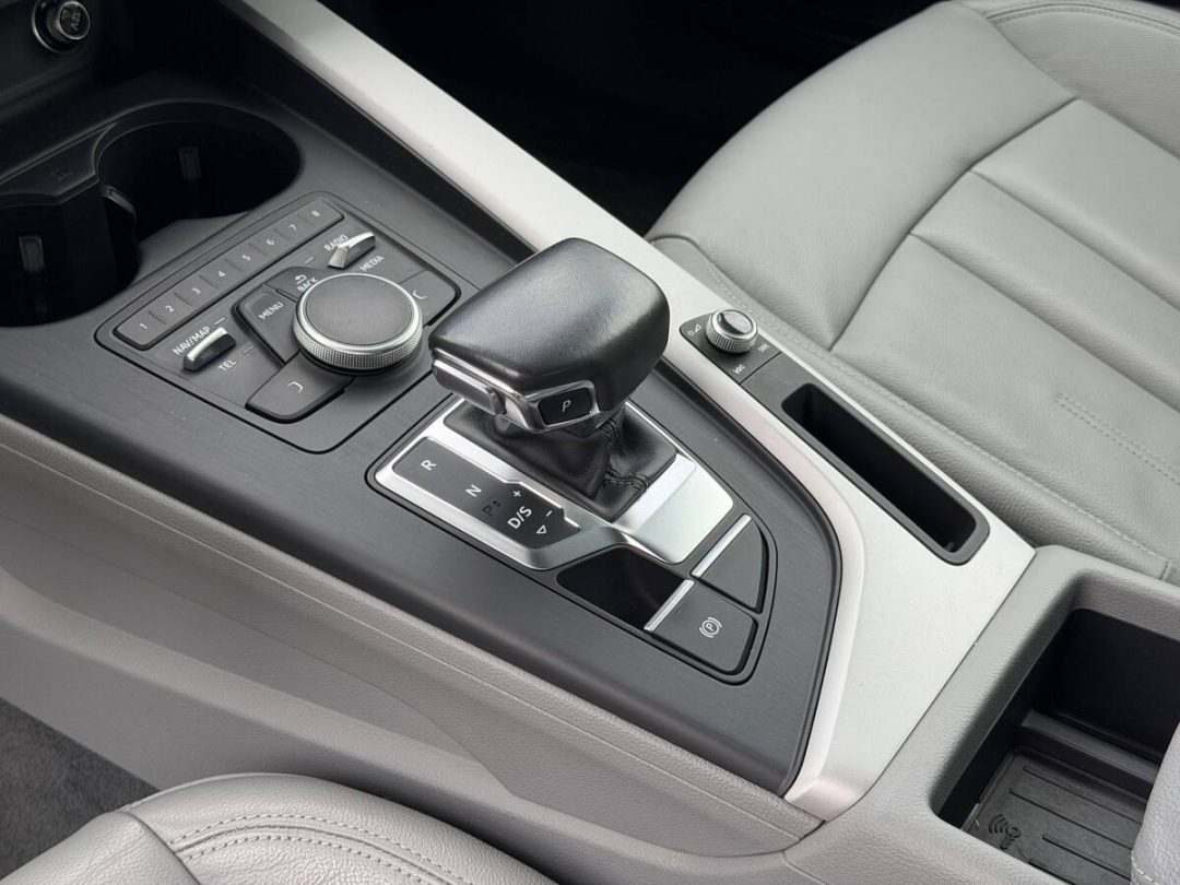 AUDI A4 2019