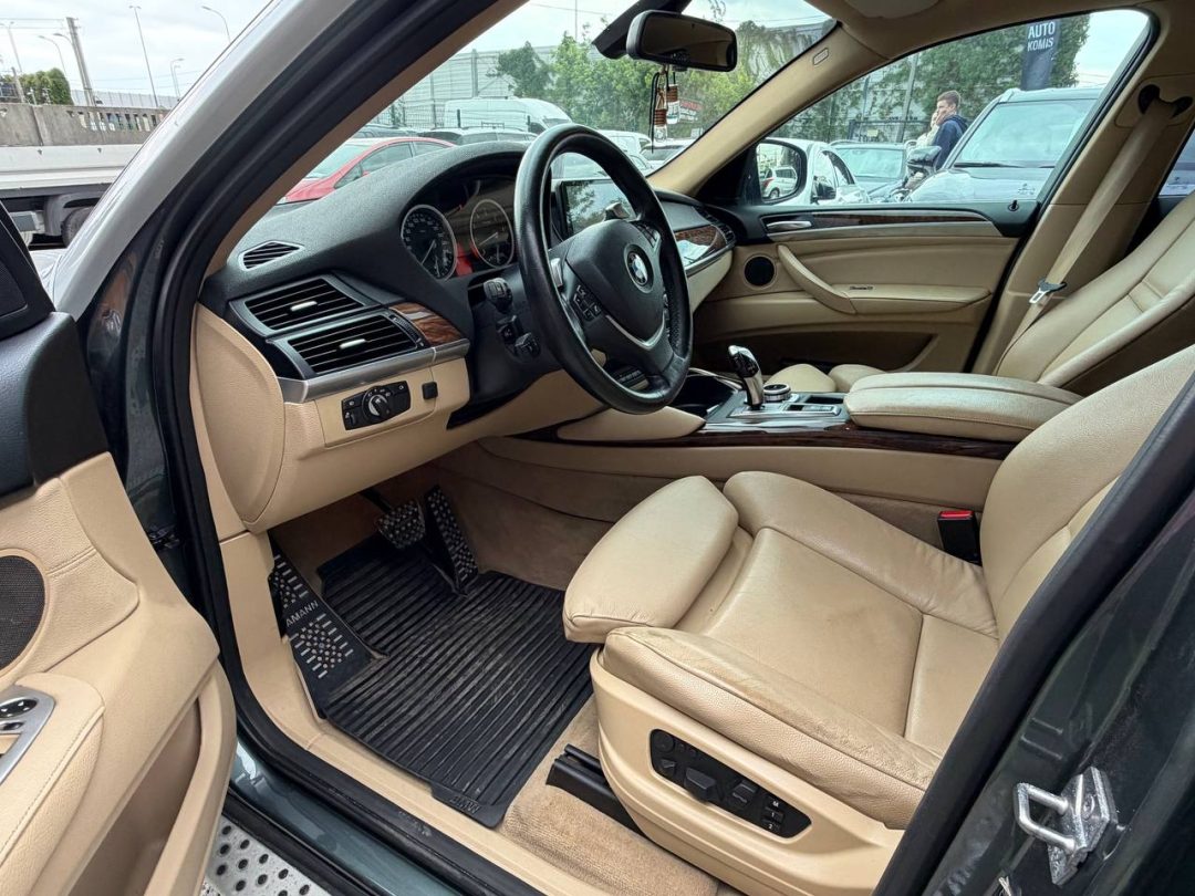 BMW X6 2011