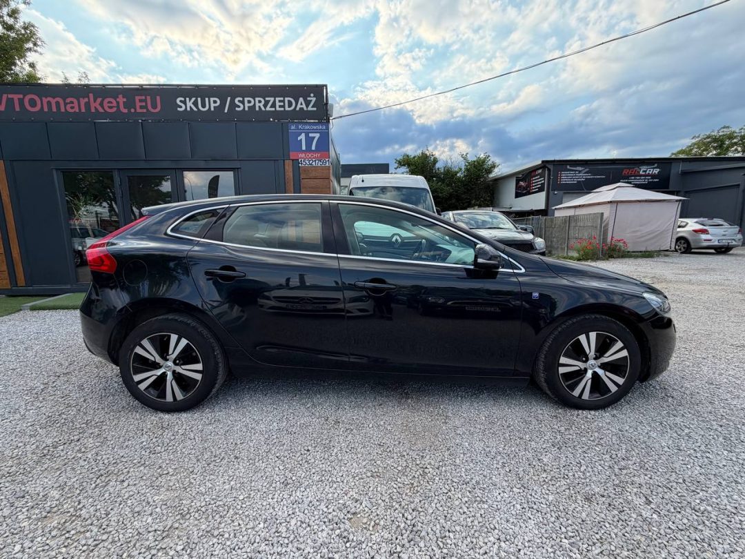 VOLVO V40 2014