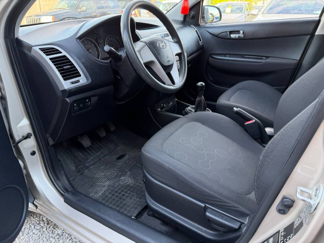 HYUNDAI I20 2012