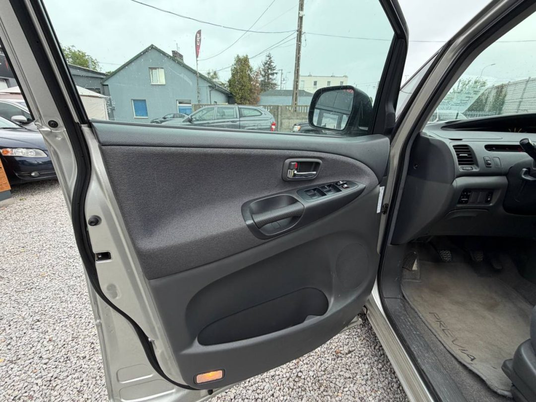 TOYOTA PREVIA 2004