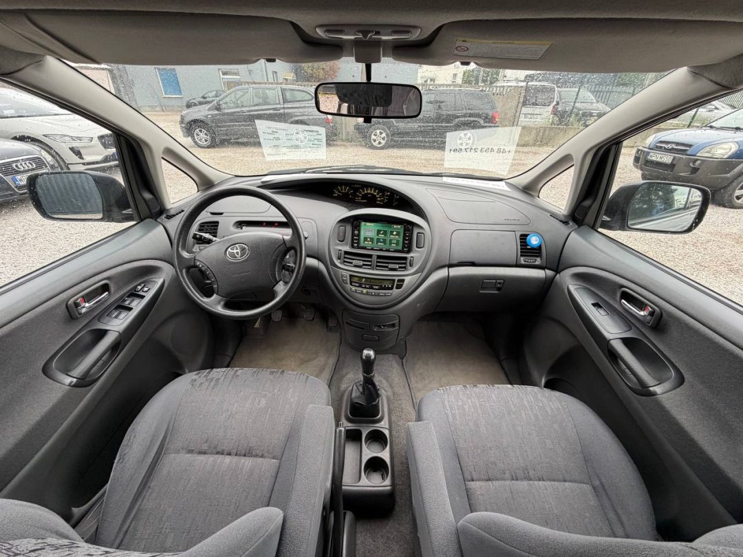 TOYOTA PREVIA 2004