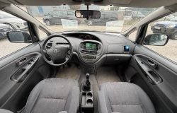 TOYOTA PREVIA 2004