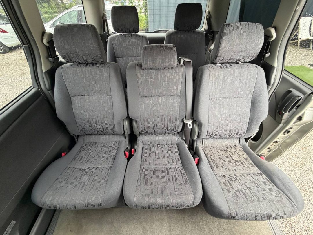 TOYOTA PREVIA 2004