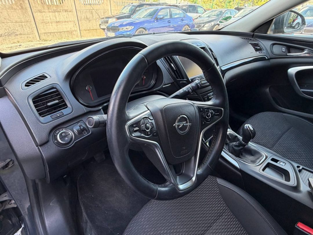 OPEL INSIGNIA 2015