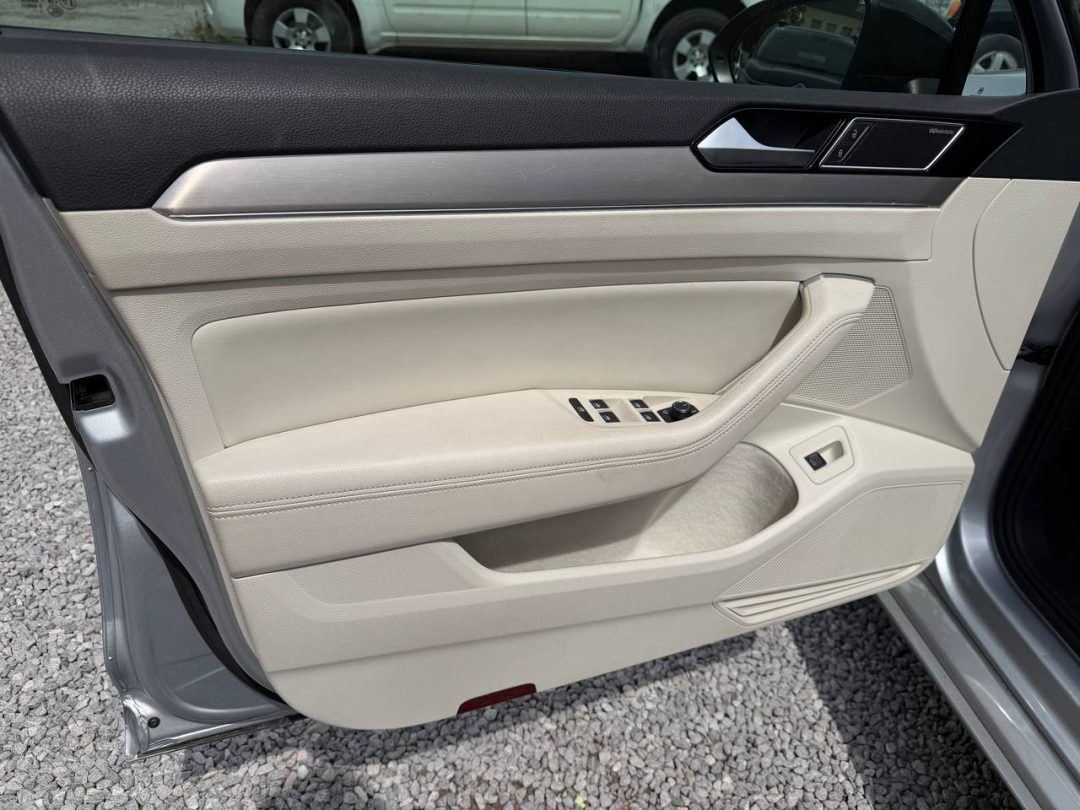 VOLKSWAGEN PASSAT 2015
