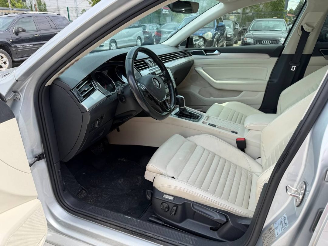 VOLKSWAGEN PASSAT 2015