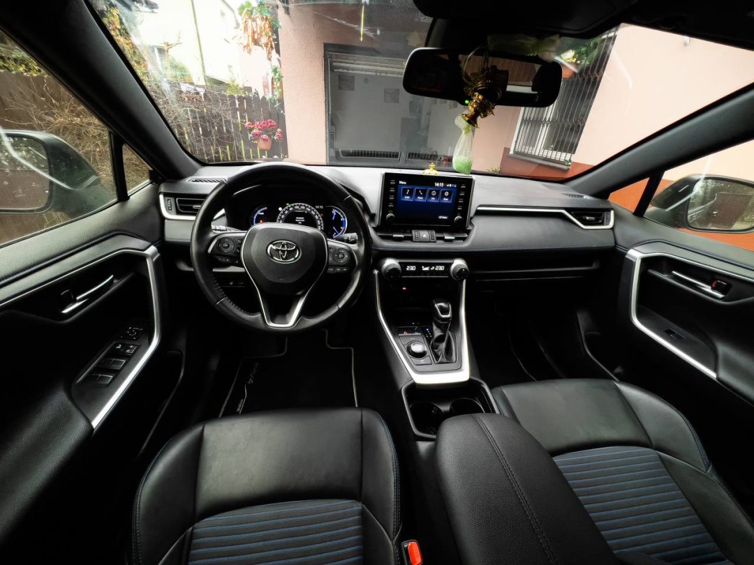 TOYOTA RAV4 2021
