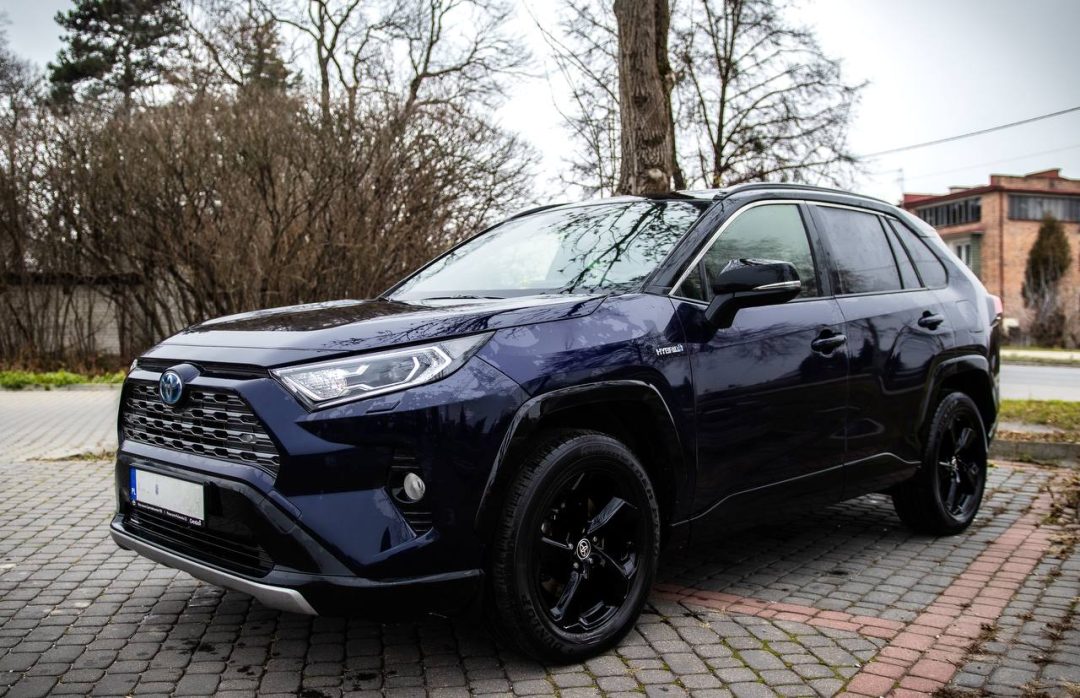TOYOTA RAV4 2021