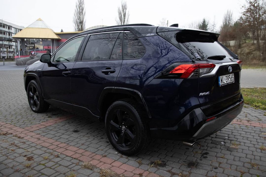 TOYOTA RAV4 2021