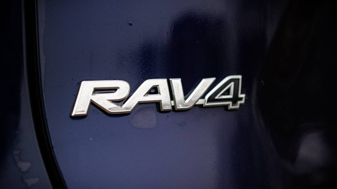 TOYOTA RAV4 2021
