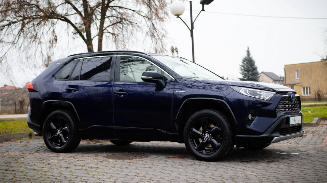 TOYOTA RAV4 2021