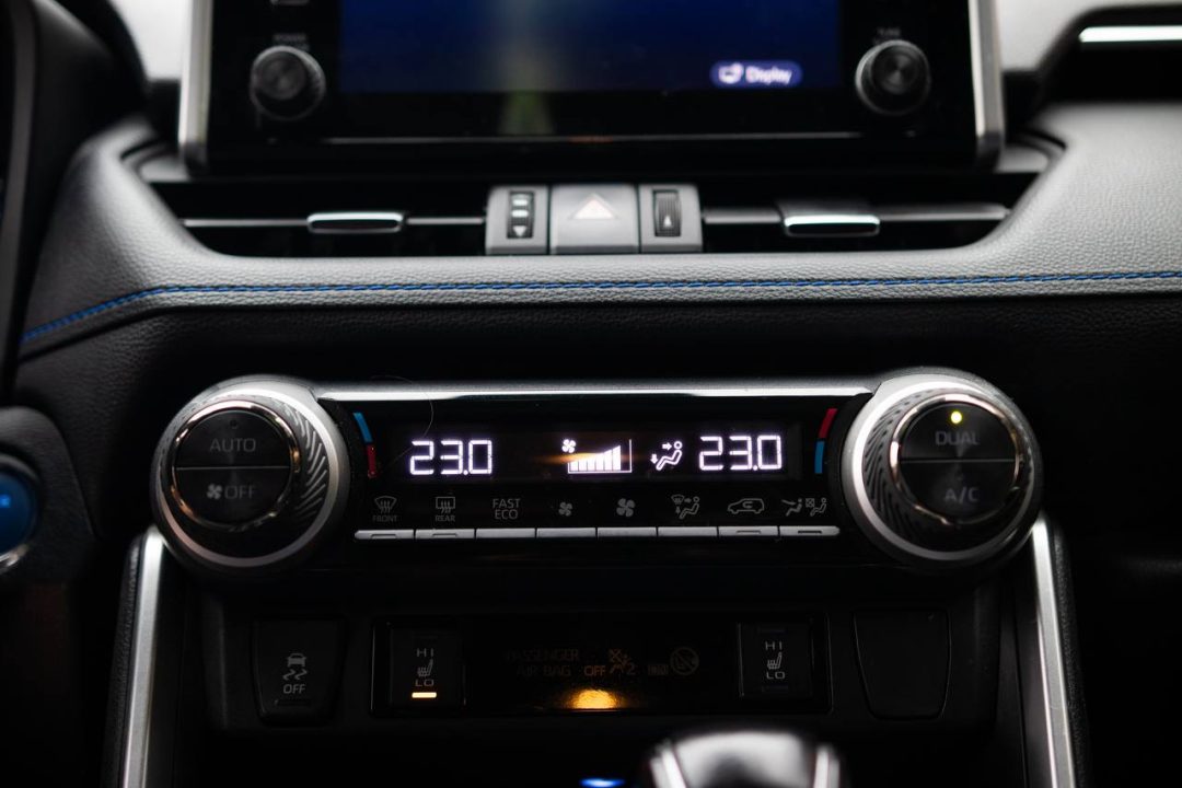 TOYOTA RAV4 2021
