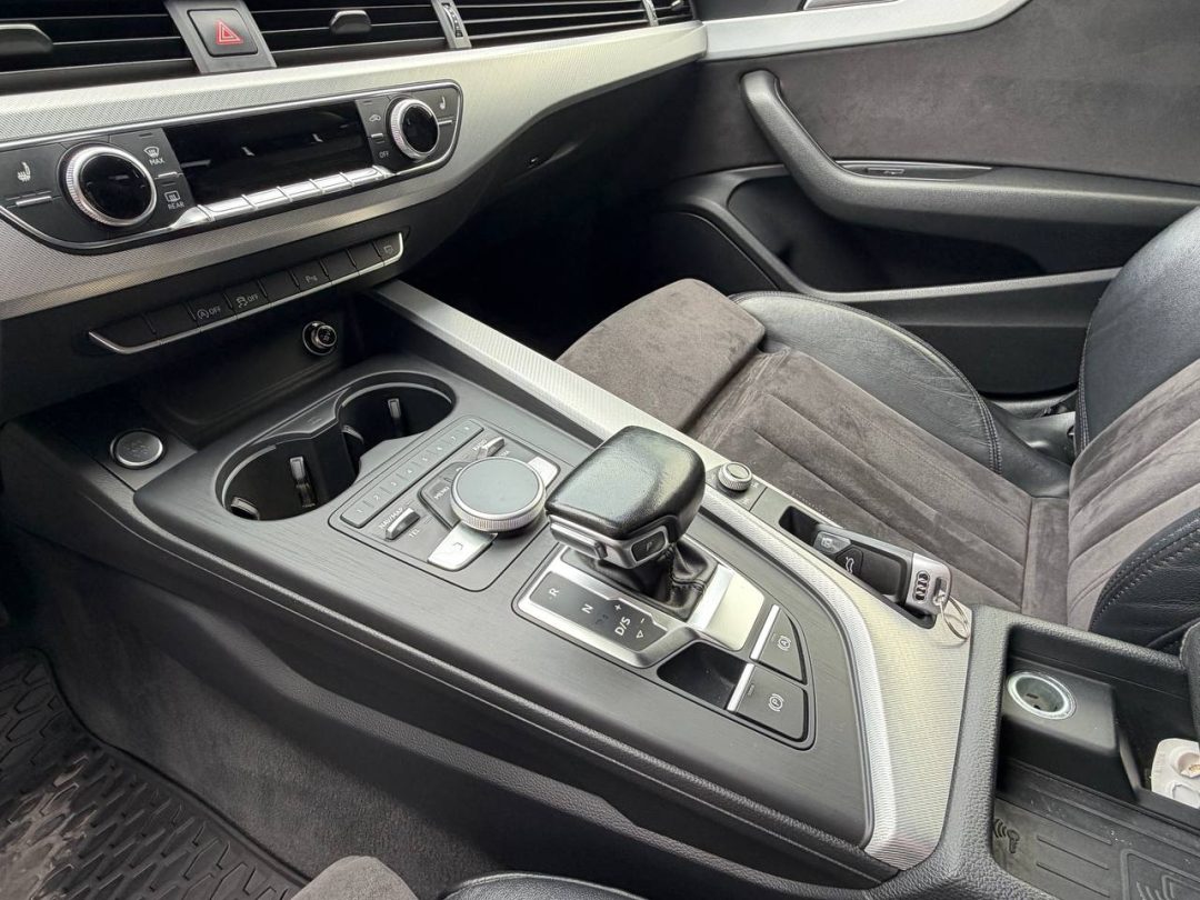 AUDI A4 2017