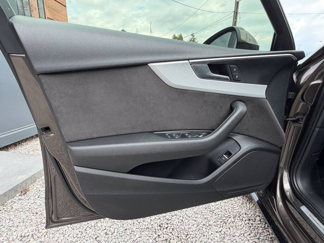 AUDI A4 2017